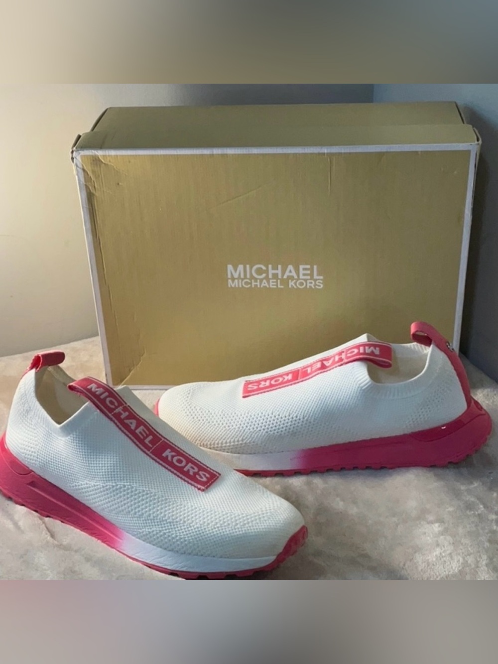 MICHAEL M KORS Bodie Optic White/Pink Knit Slip On Size 10